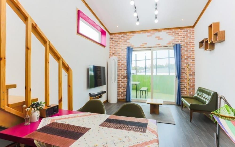 Seogwipo Dudury Pension