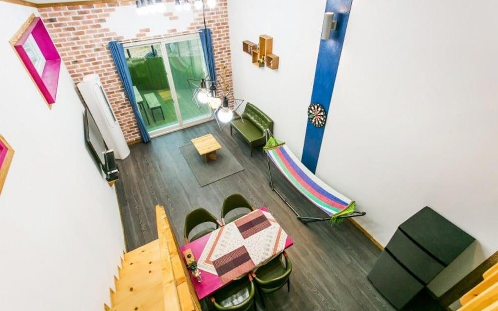 Seogwipo Dudury Pension