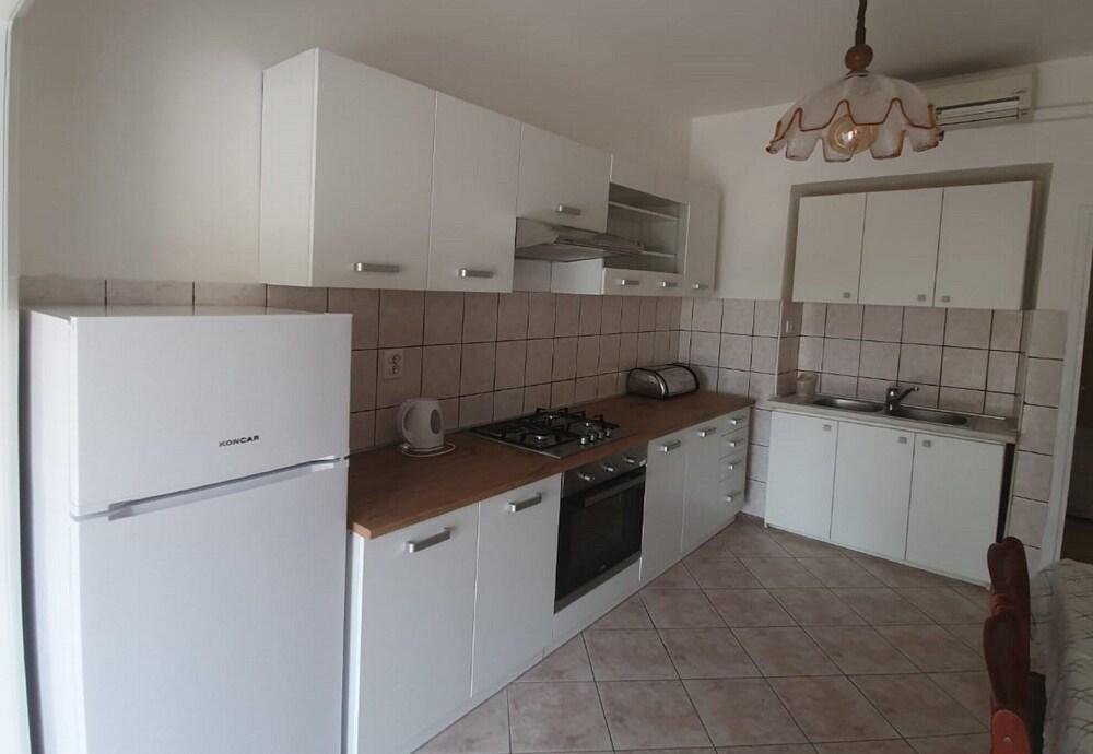 Beachfront Apartment Gaj 12