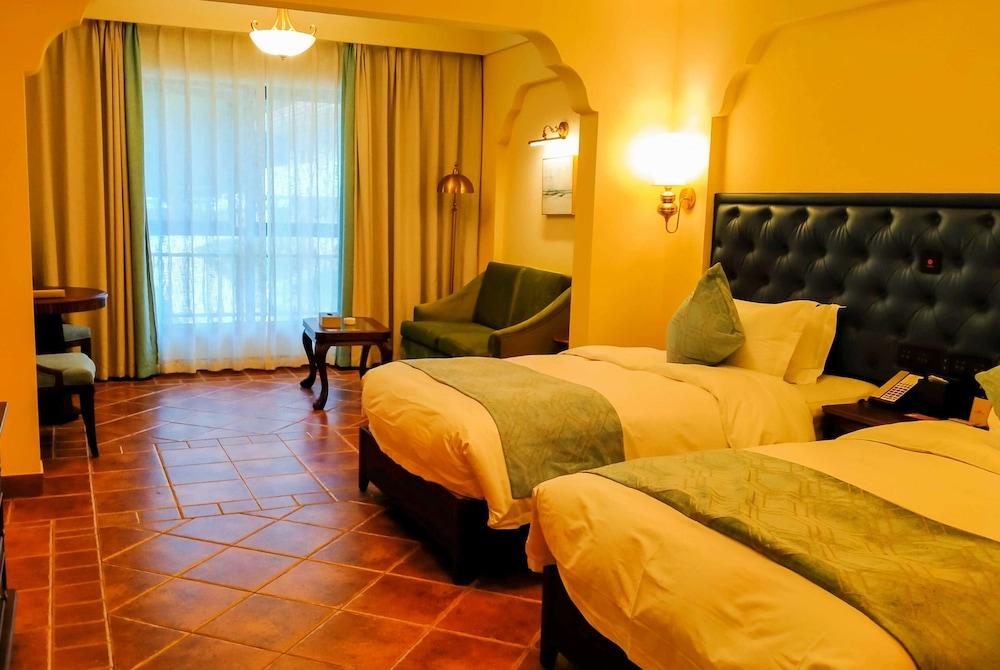 Howard Johnson by Wyndham Yaan Forest Resort