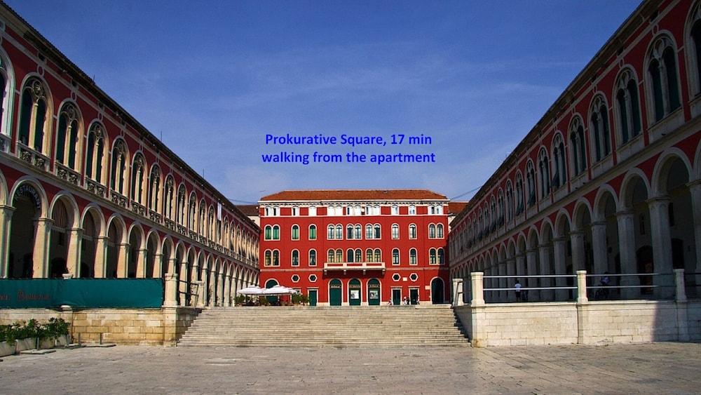 Comfortable Apartment With Balcony & Garden View