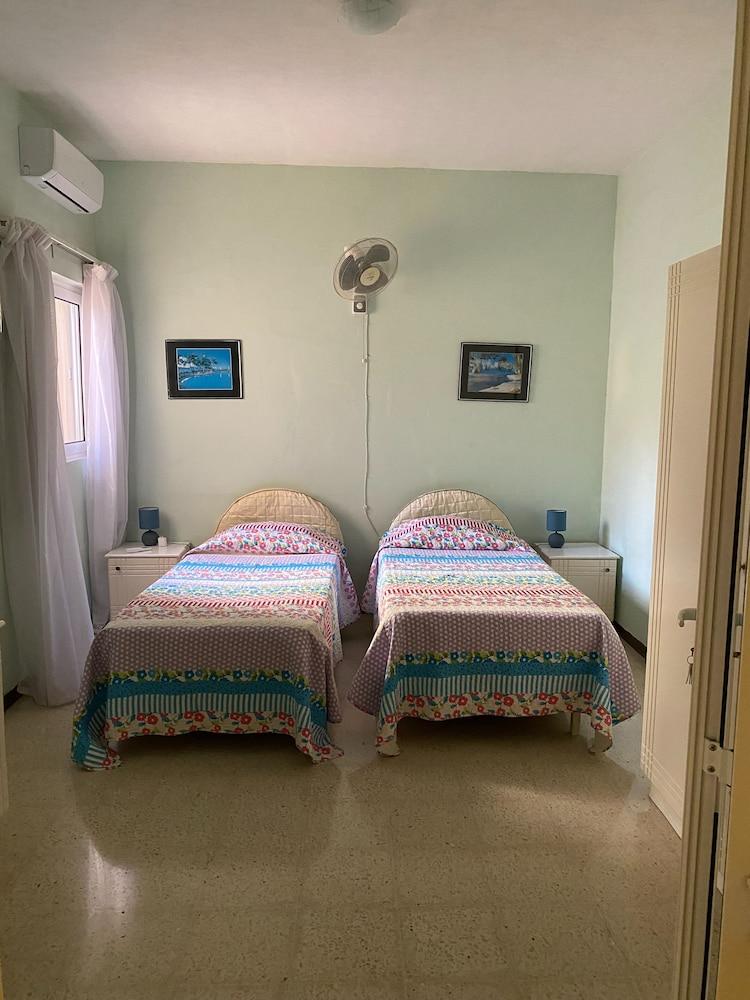 Ground Floor Maisonette In Birzebbugia