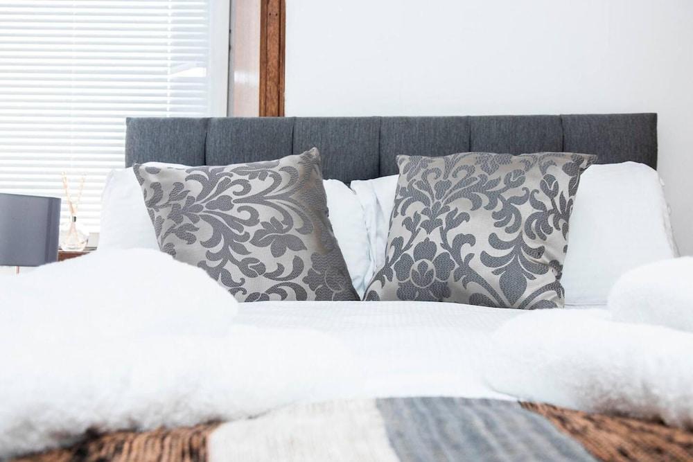 The Summit West End - 1BR Cosy Flat, Central, Wifi