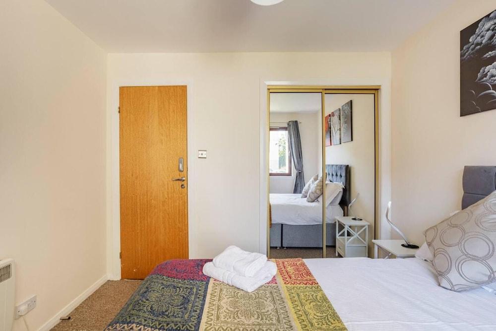 Summit Stylish Headland Court Apartment 2 Bedroom