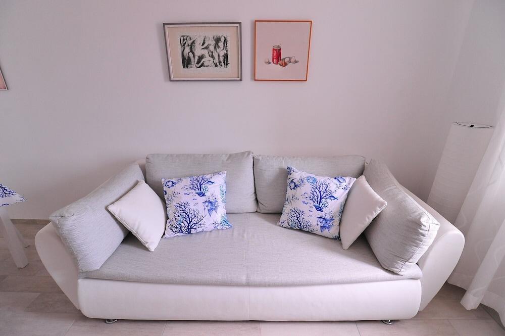 A1 - Luxury apt in Center, Just 5min From Beach