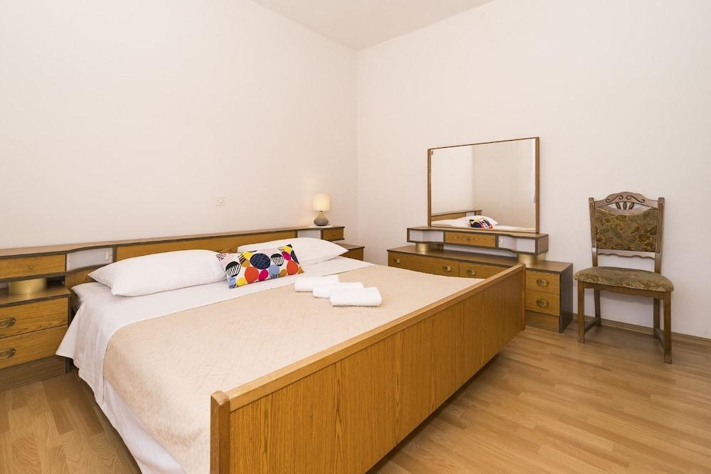 Vacation House With the Pool, Near River Cetina