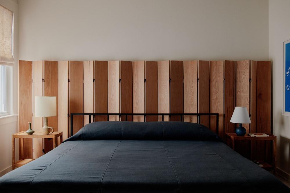 The James Bradley Hotel