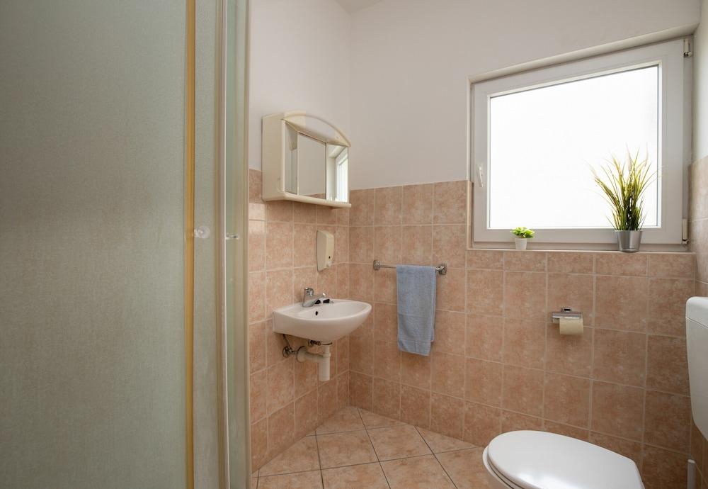 Beachfront Apartment Gaj 9