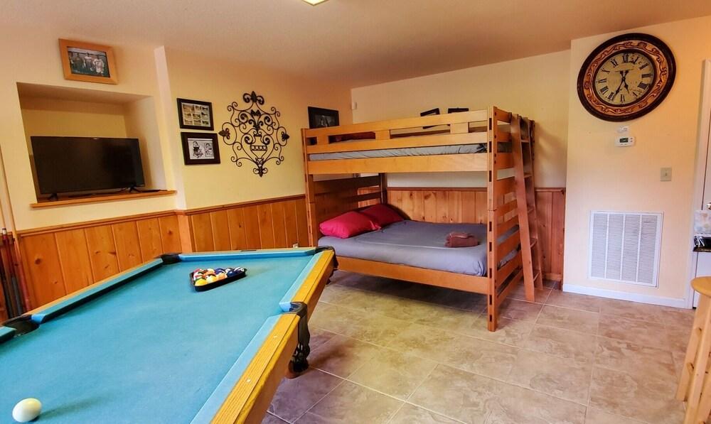 Care Bear 2 2 Bedroom Cabin by Redawning