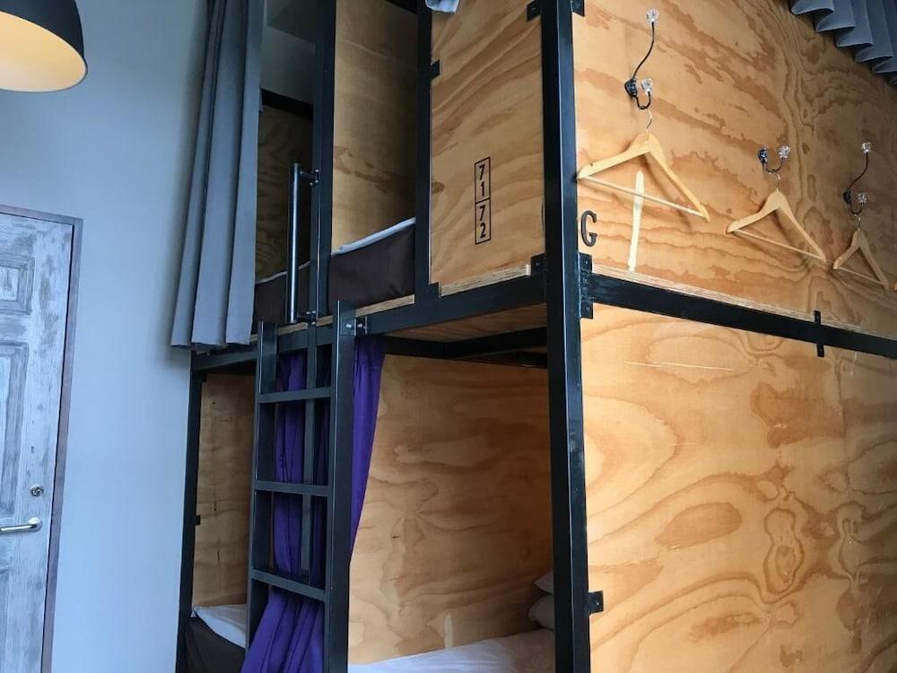 Kalakaua Inn The Kitchen Hostel Ao