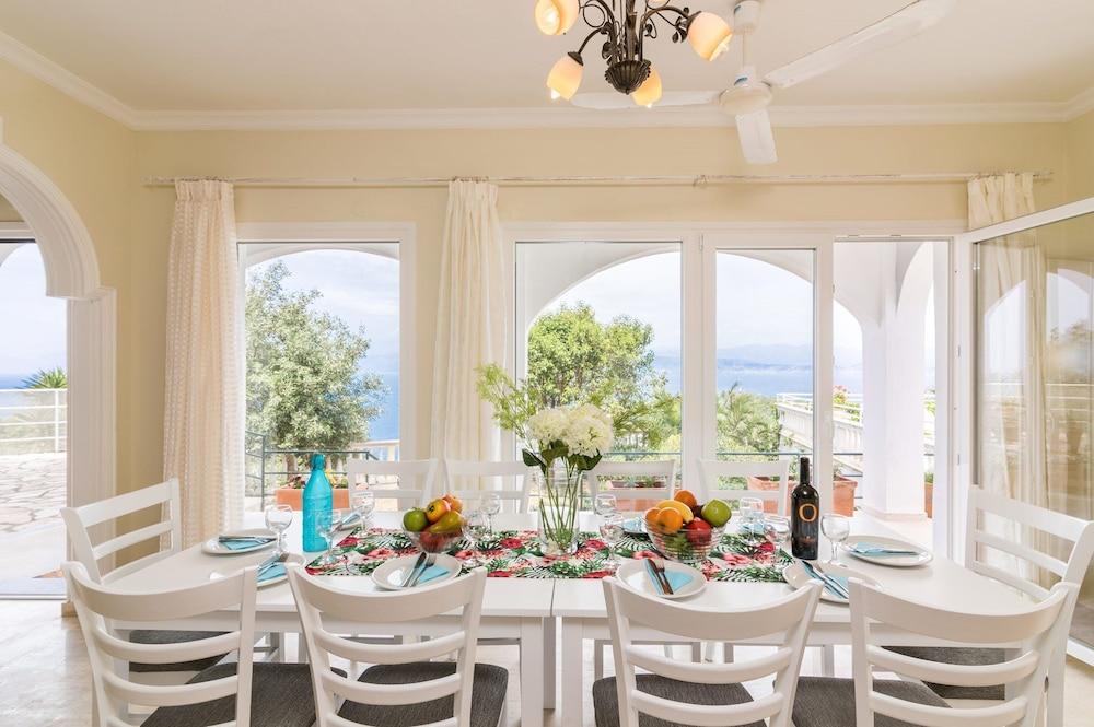 Villa Agathi with amazing view and pool