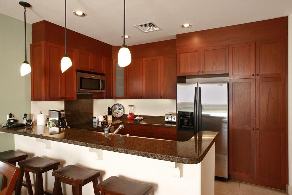 Halii Kai 3d 2 Bedroom Condo by Redawning