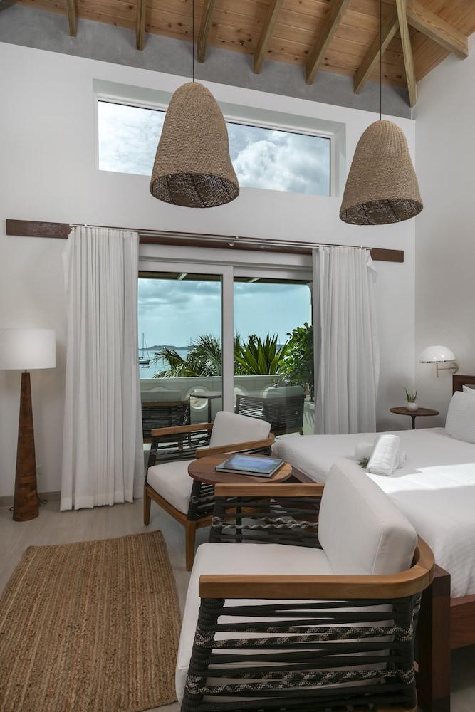 Wharfside Village Hotel