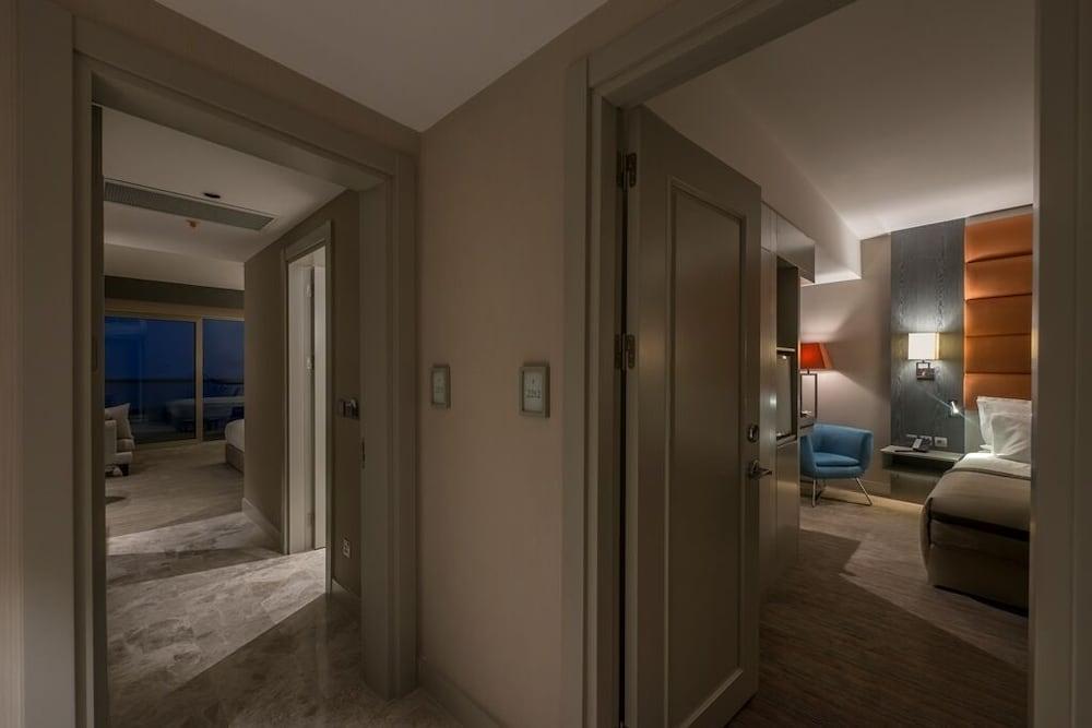 Elexus Hotel Resort & Spa & Casino