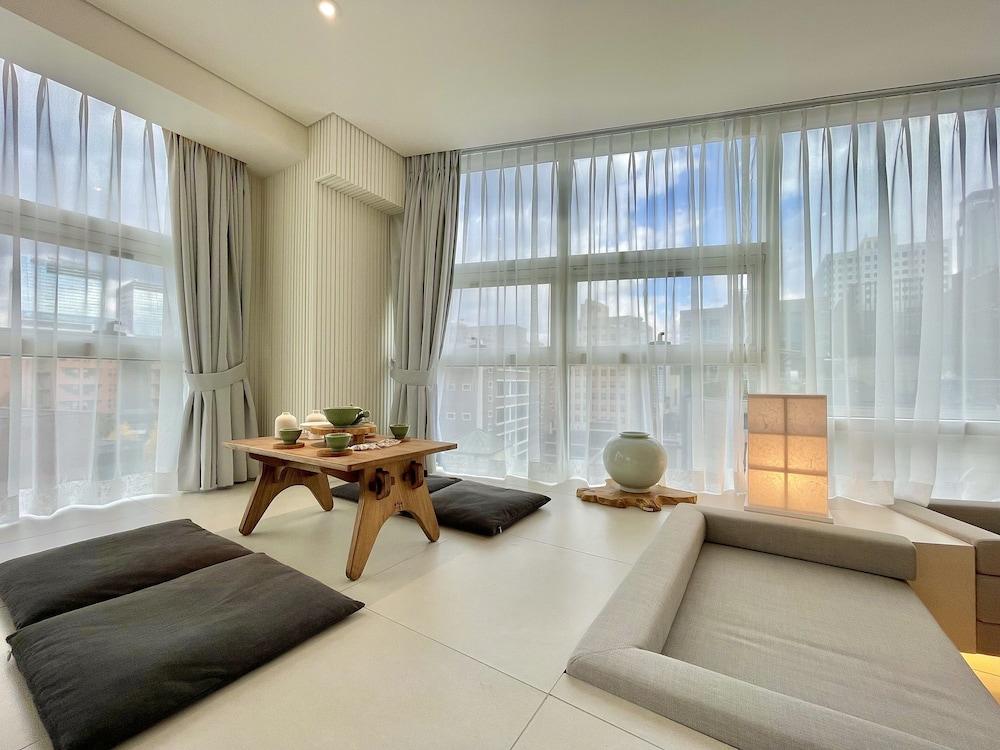 UH Suite The Myeongdong