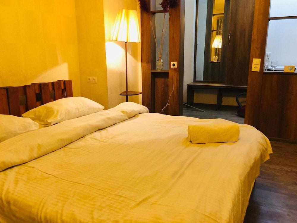 Apartment near Dry Bridge