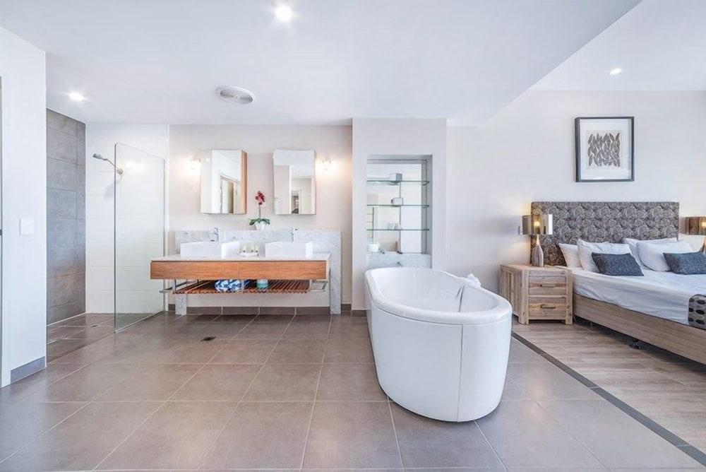 Temptation at Airlie Beach