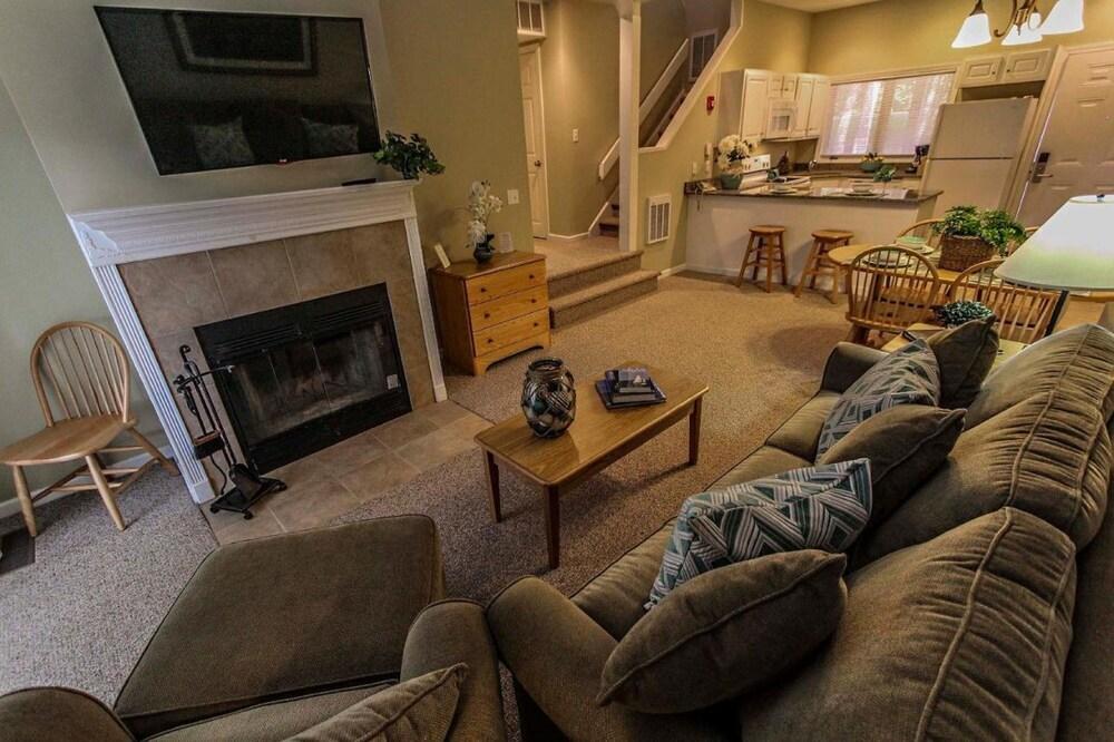 Tanglewood Resort by VRHost