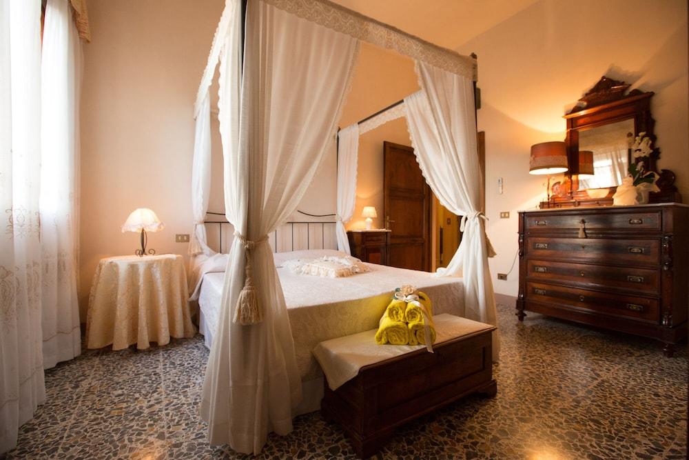 Villa Sassina by Mmega