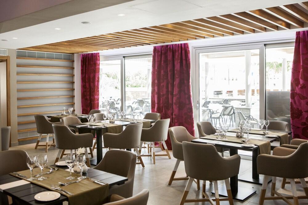 Atlantica Tropical Suites