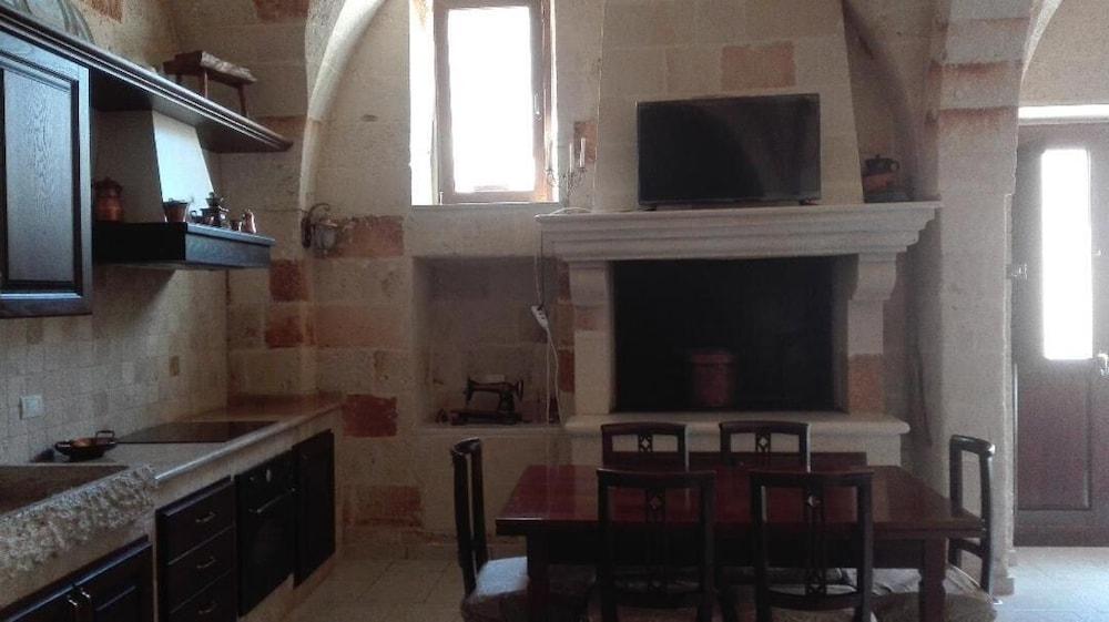 Holiday Home" C'era una Volta"