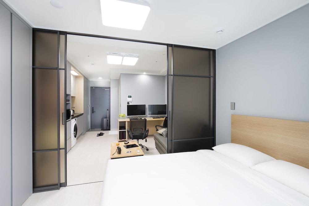 Yeosu Hotel First City