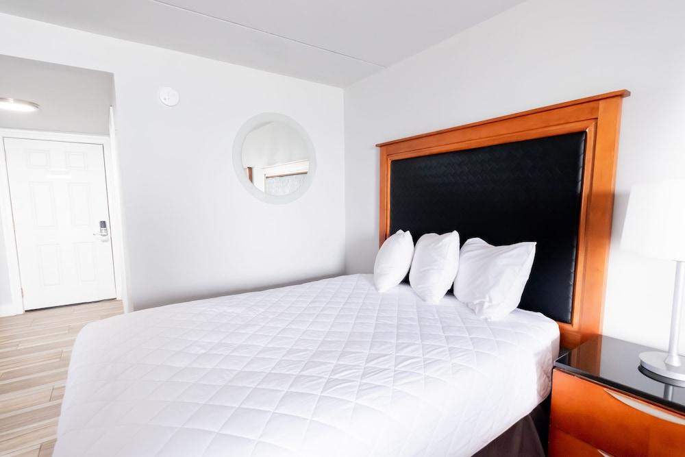 AVENTURA ON THE OCEAN