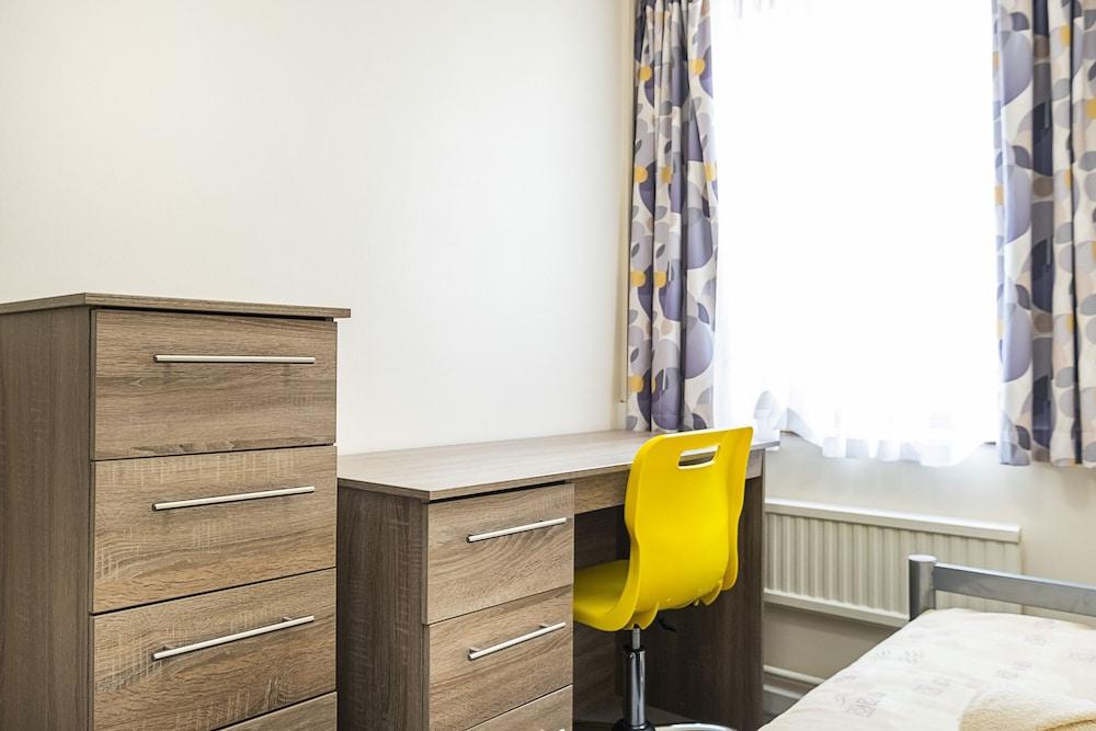 Modern Rooms - LONDON