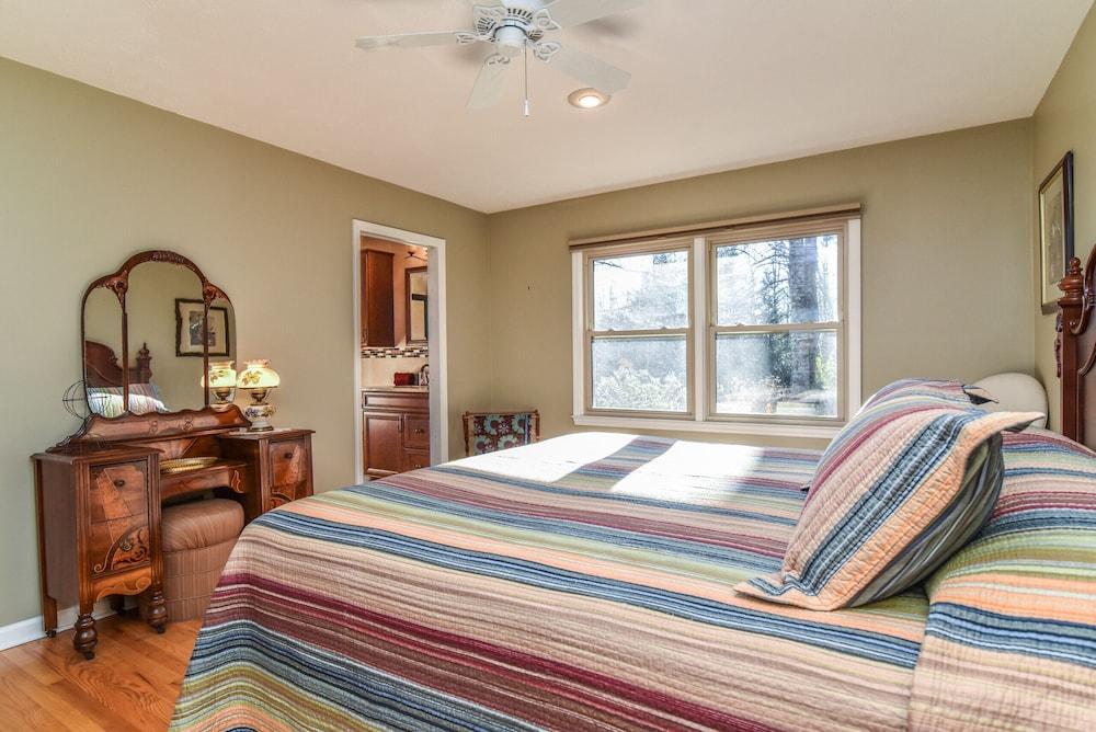 Creekside Cottage Star 5 Vacations