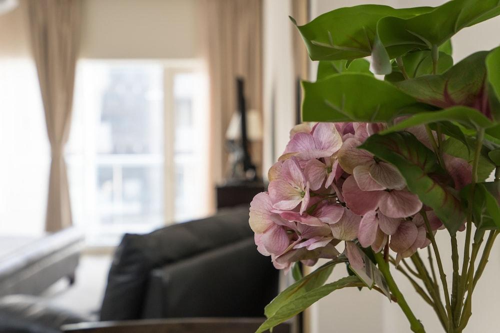 HiGuests - Burj Al Nujoom Tower