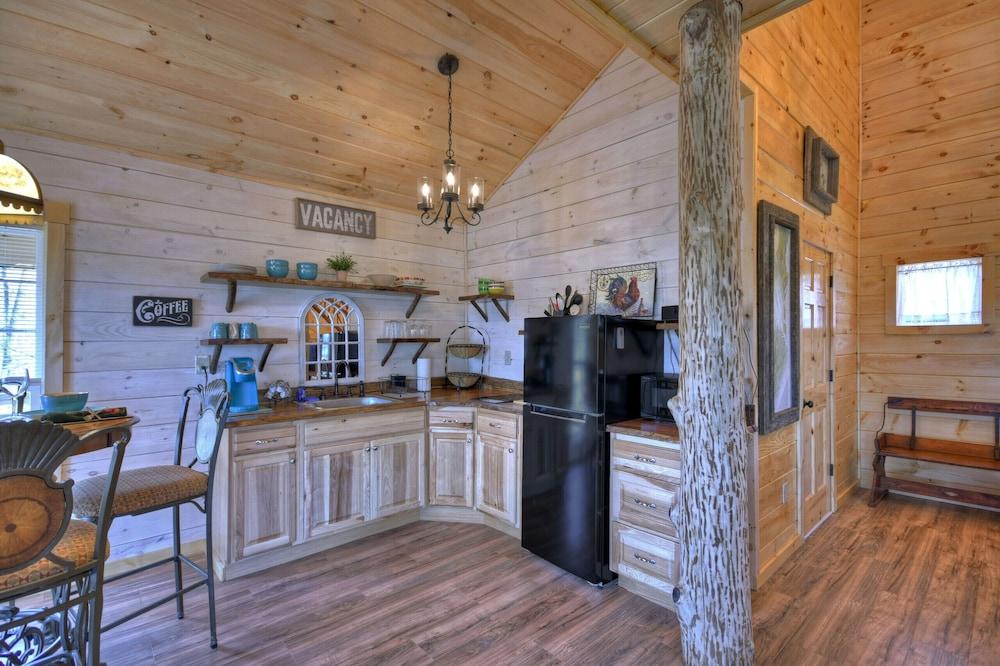 Treehouse Ellijay Star5vacations
