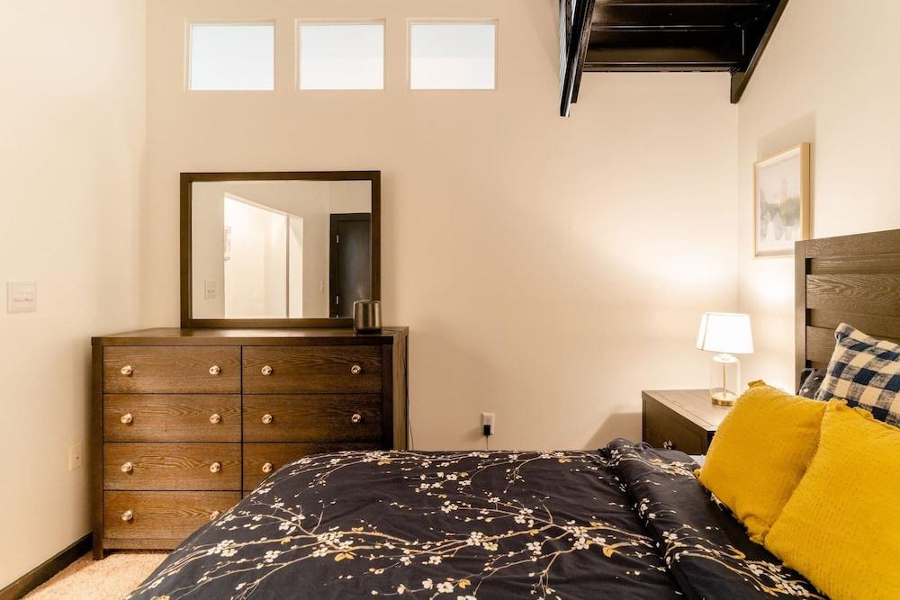 Cozy Atlantic Station Midtown Loft