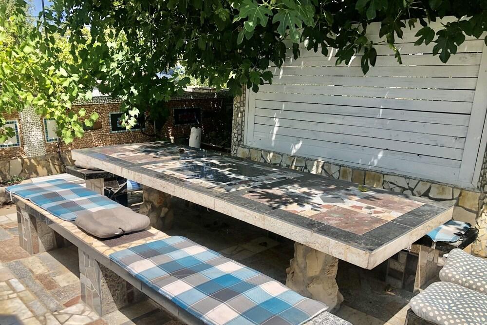 Pool Apartment Mes 4