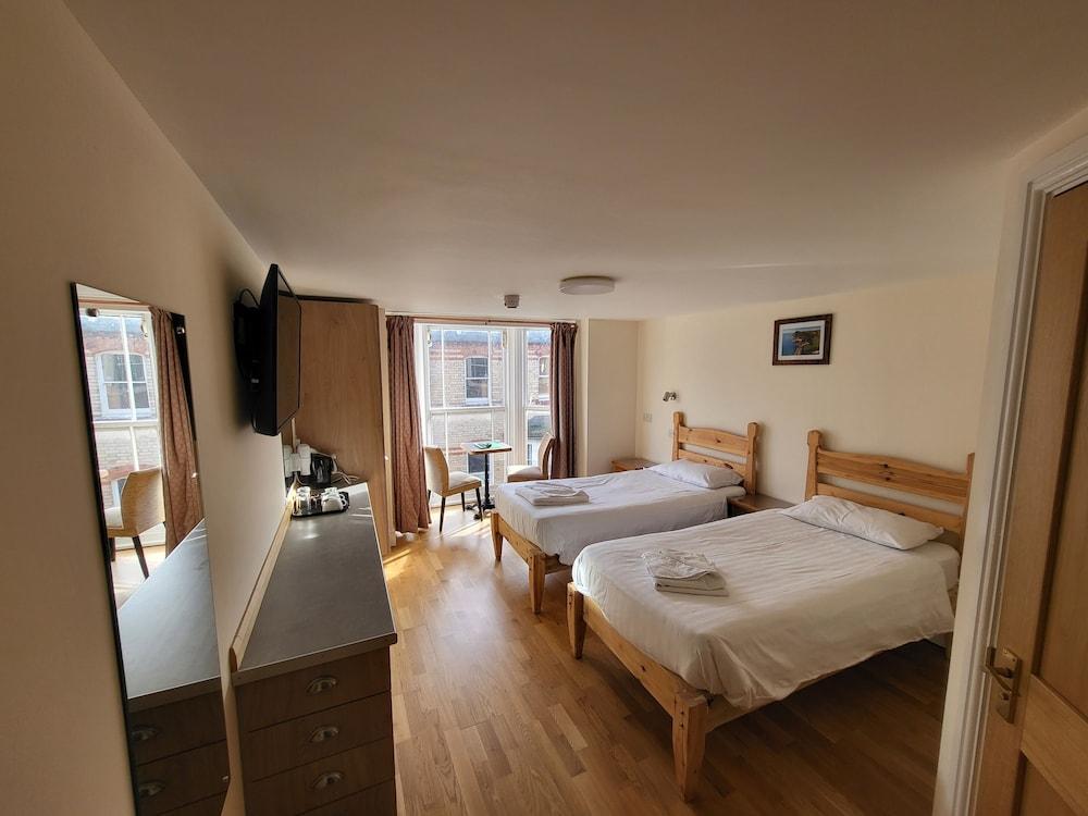 The Grand Harbour Hotel