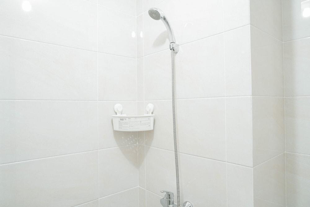 Cozy Living Studio Mustika Golf Apartment