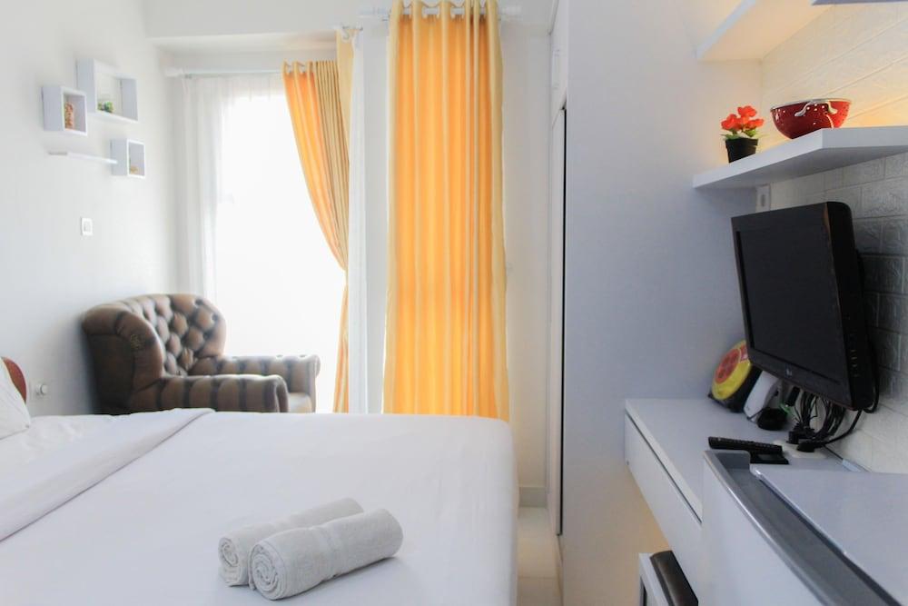Strategic Studio Amazana Serpong Apartment