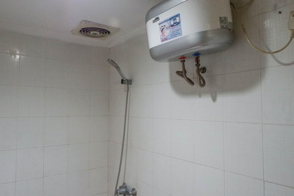 Best Value & Spacious Studio Room Apartment at High Point Serviced