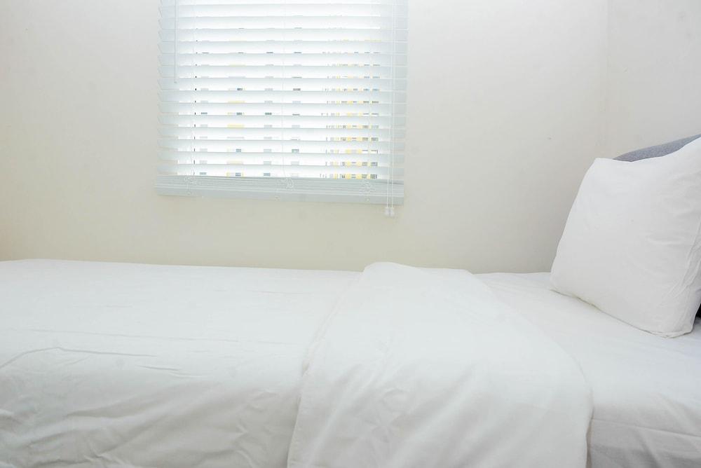 Best and Relax 2BR Springlake Summarecon Apartment