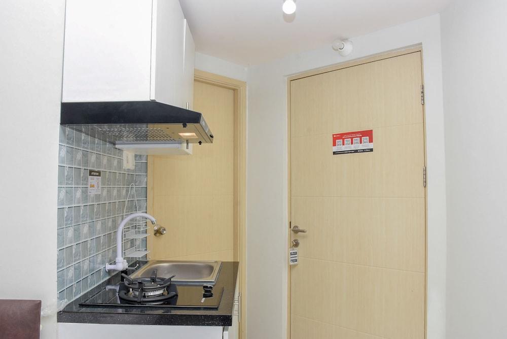 Cozy and Comfy Studio at Amethyst Apartment