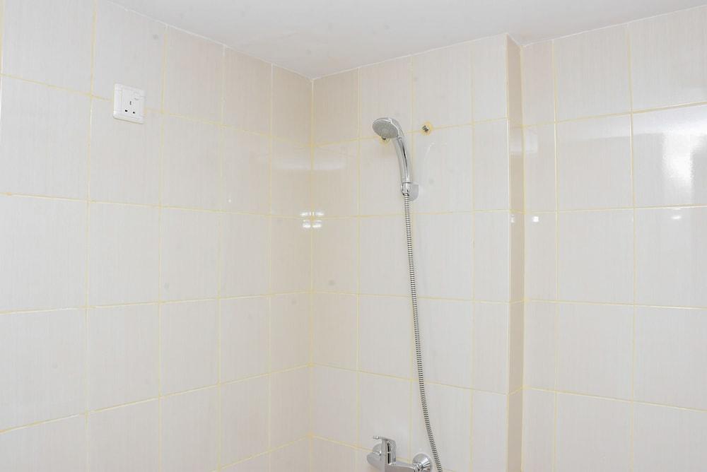 Cozy and Comfy Studio at Amethyst Apartment