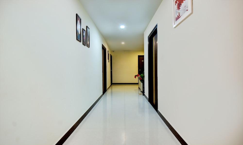 Treebo Primeland Suites, Mailasandra