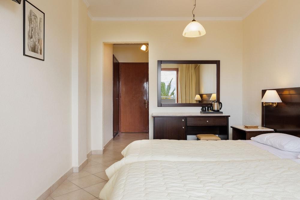 Aphrodite Beachfront Hotel