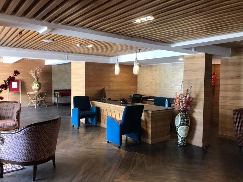 Country Inn & Suites by Radisson, Sonamarg