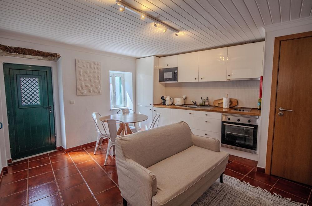 Charming House in Casal Águas de Verão With Mountain Views