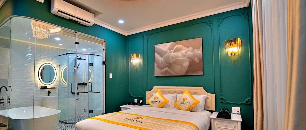 HANZ Friday Premium Hotel