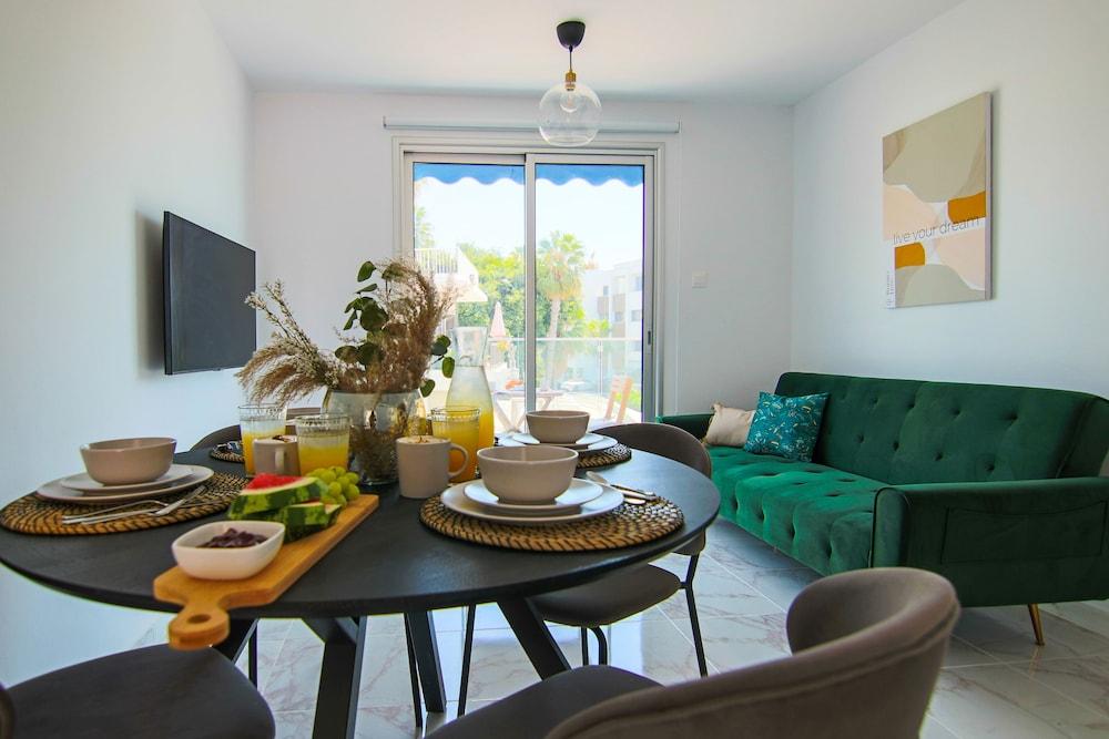 Phaedrus Living: Seaside Luxury Flat Athina 21