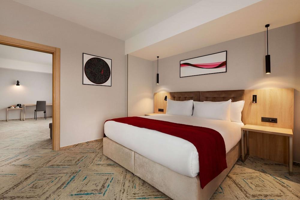 Ramada by Wyndham Targu JIU