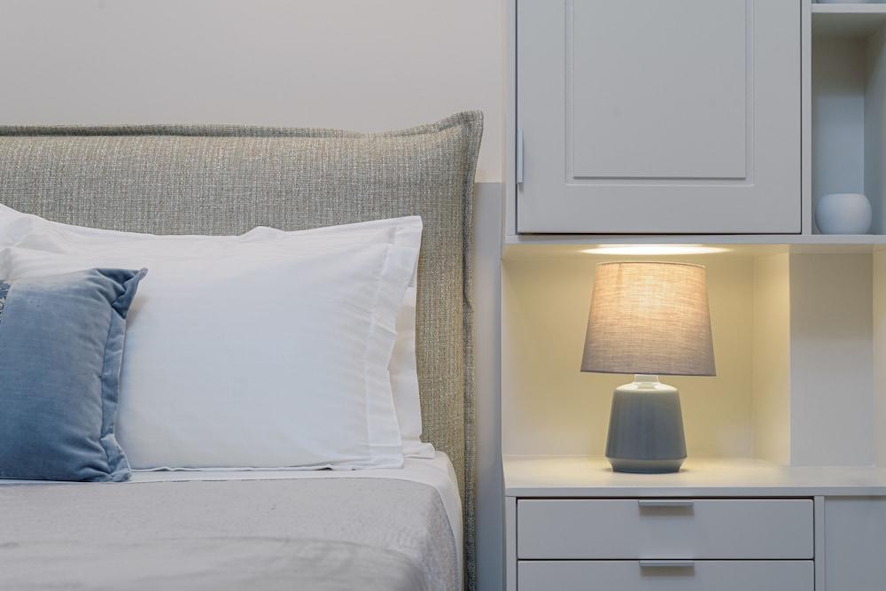 Thiramenous Residence