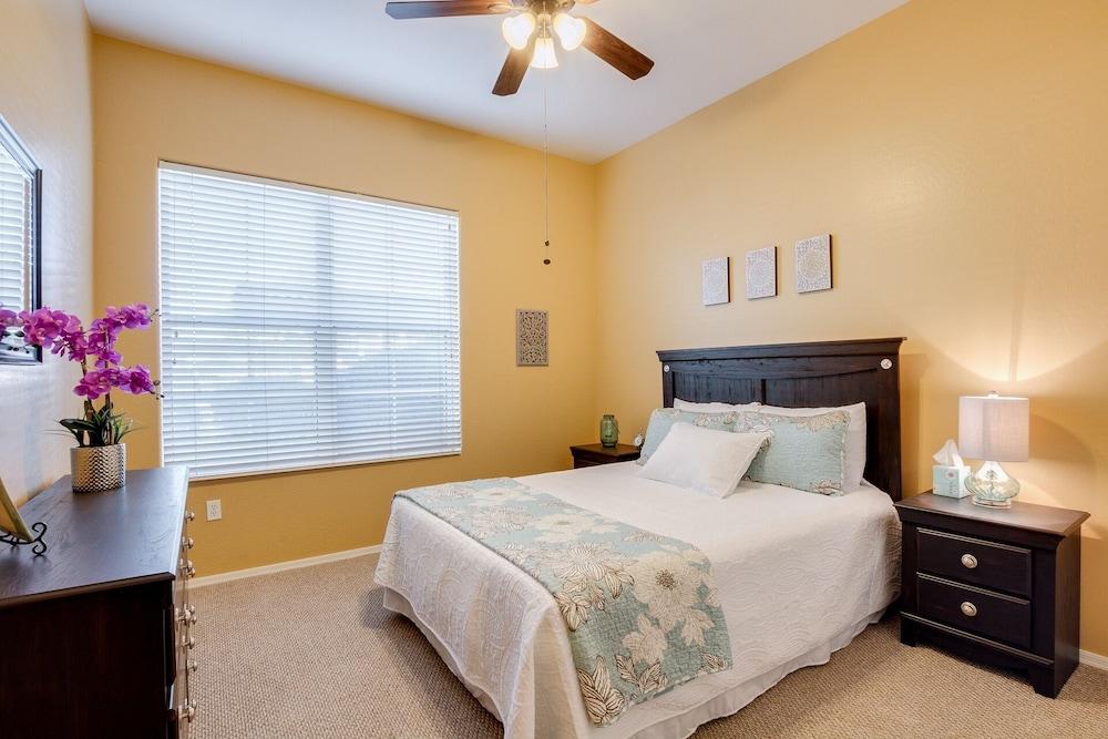 Ground Floor Condo Steps Away From Pool & Spa!! 2 Bedroom Condo by Redawning