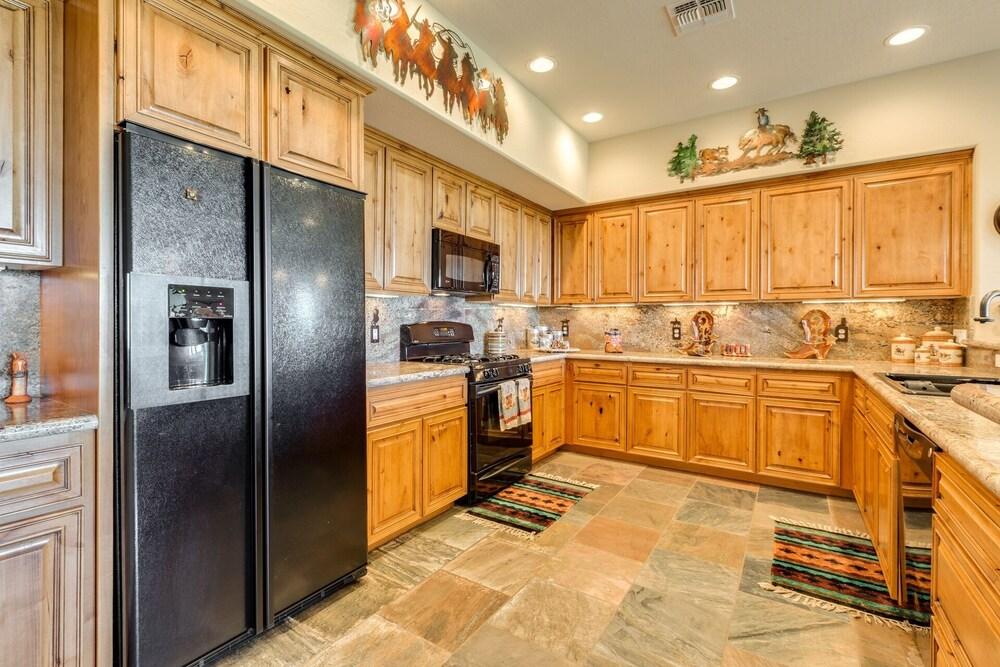 Amazing Mountain Views Overlooking Grayhawk Golf Course! by Redawning